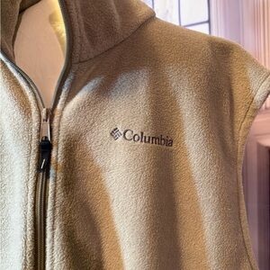 Columbia Classic Men’s Tan Fleece Vest Side Zipper Pockets XL Casual Hiking